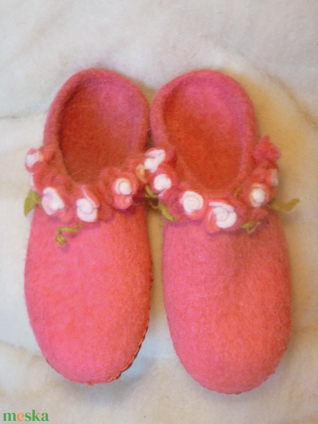 Hétvirágos nemez papucs női  - ruha & divat - cipő & papucs - mamusz & házicipő - Meska.hu