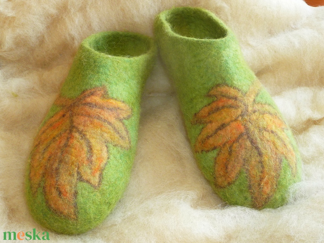 Nemez papucs őszi falevéllel - ruha & divat - cipő & papucs - mamusz & házicipő - Meska.hu
