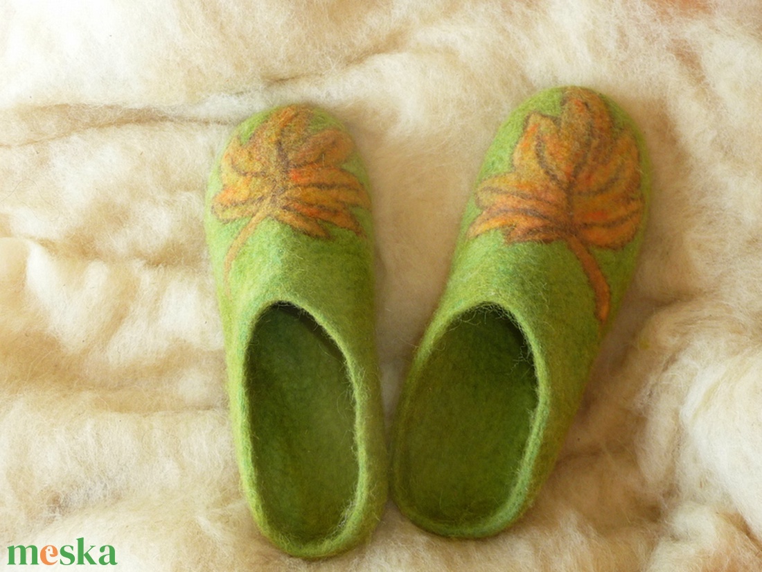 Nemez papucs őszi falevéllel - ruha & divat - cipő & papucs - mamusz & házicipő - Meska.hu
