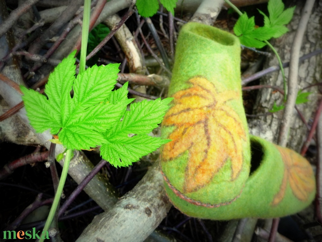 Nemez papucs őszi falevéllel - ruha & divat - cipő & papucs - mamusz & házicipő - Meska.hu