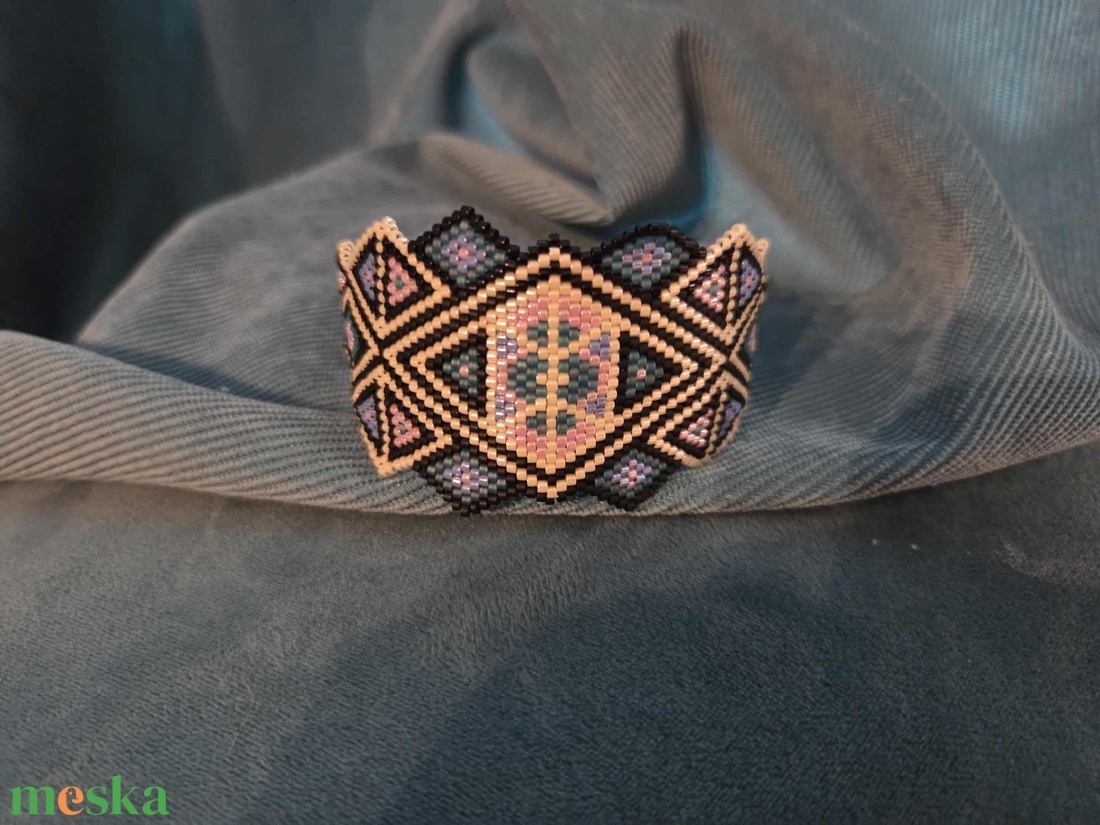 Sugárzó rózsaszín - ékszer - karkötő - gyöngyös karkötő - Meska.hu