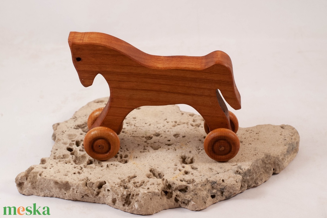 Fa lovacska, fa ló - játék & sport - húzó & tolójátékok - Meska.hu Fa lovacska, fa ló - játék & sport - húzó & tolójátékok - Meska.hu