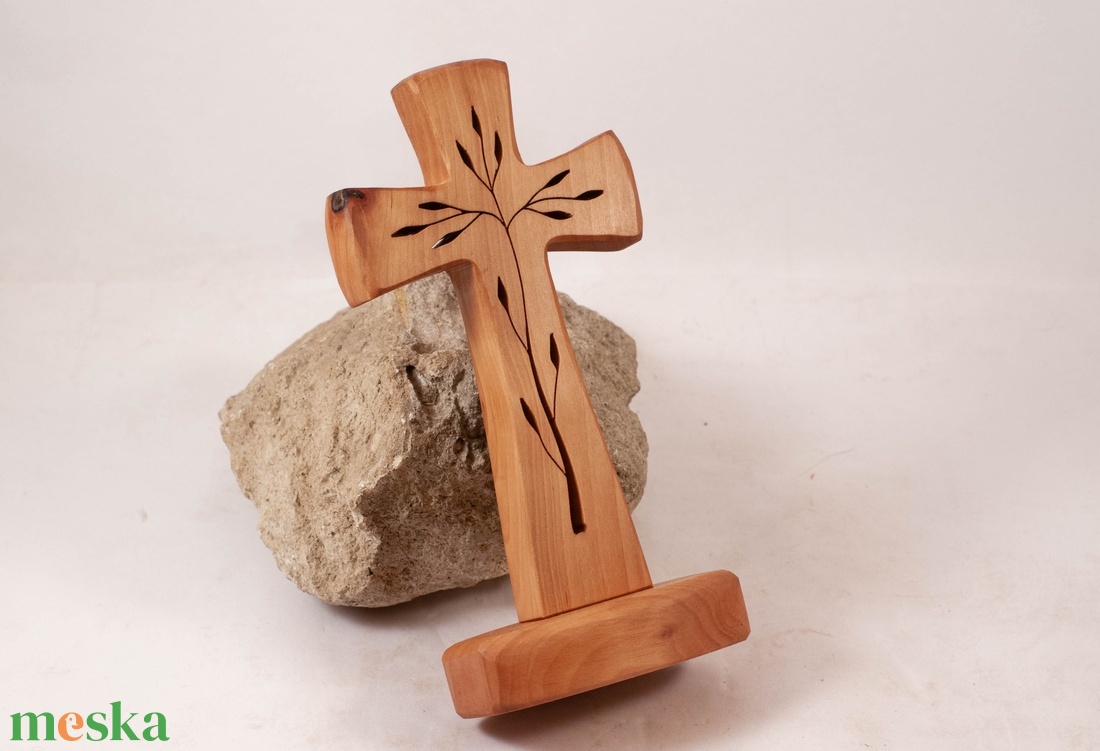 Mintás fakereszt talpas, asztali kereszt - otthon & életmód - vallás - kereszt - Meska.hu