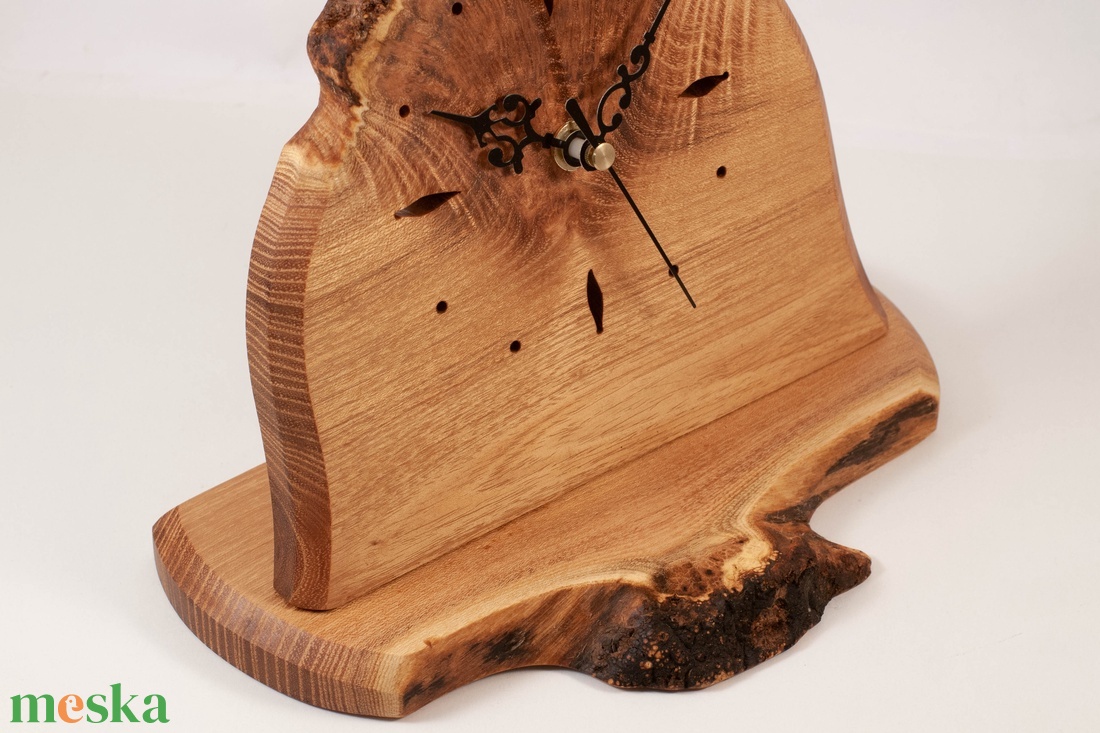 Fa asztali, talpas óra, kandalló óra, rusztikus faóra - otthon & életmód - dekoráció - fali és függő dekoráció - falióra & óra - Meska.hu