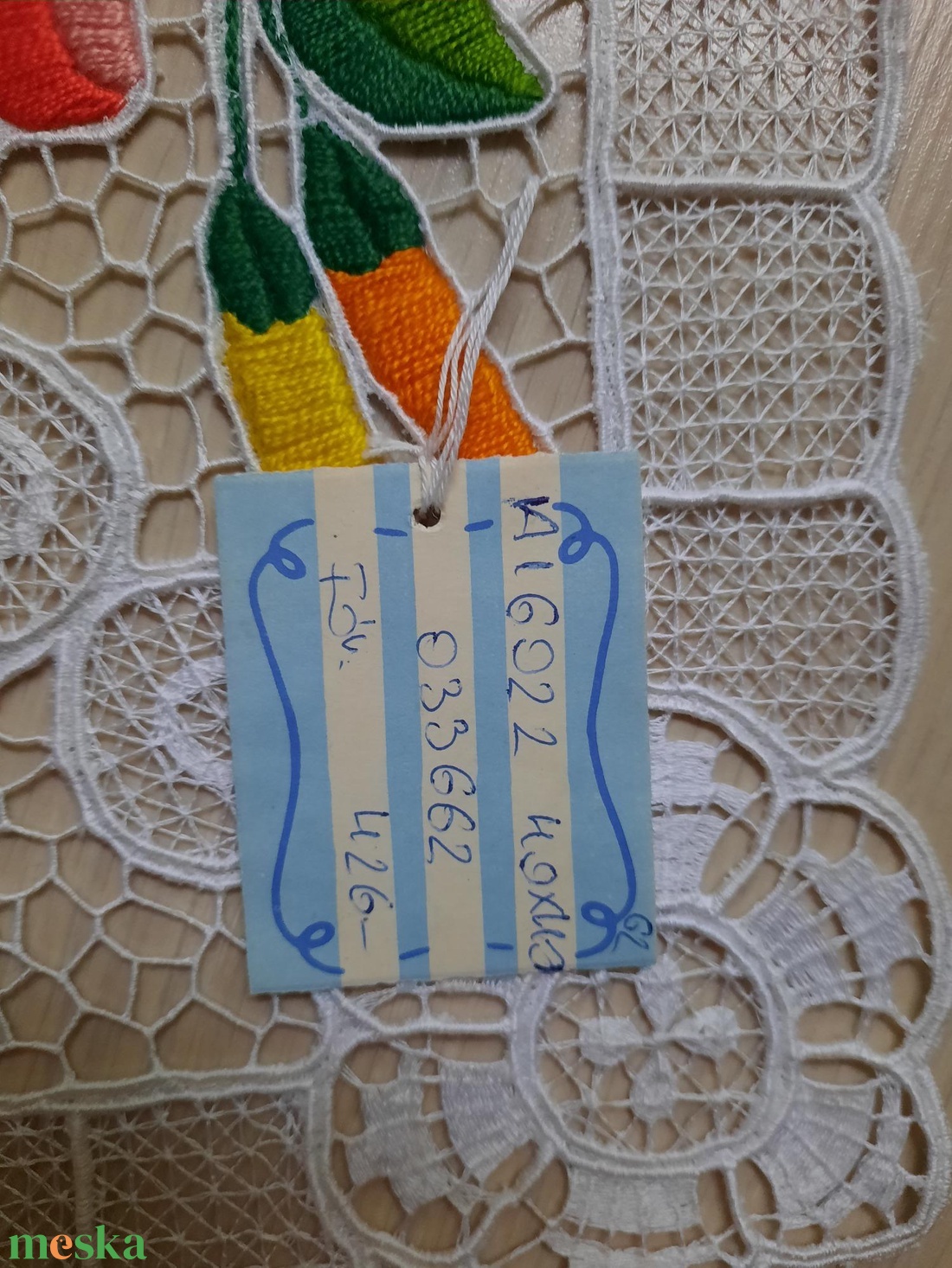 Új, címkés kézi hímzésű Kalocsai Riseliős Terítő (40x40 cm) � Hungarikum - otthon & életmód - lakástextil - abrosz, terítő - díszterítő polcra, komódra - Meska.hu