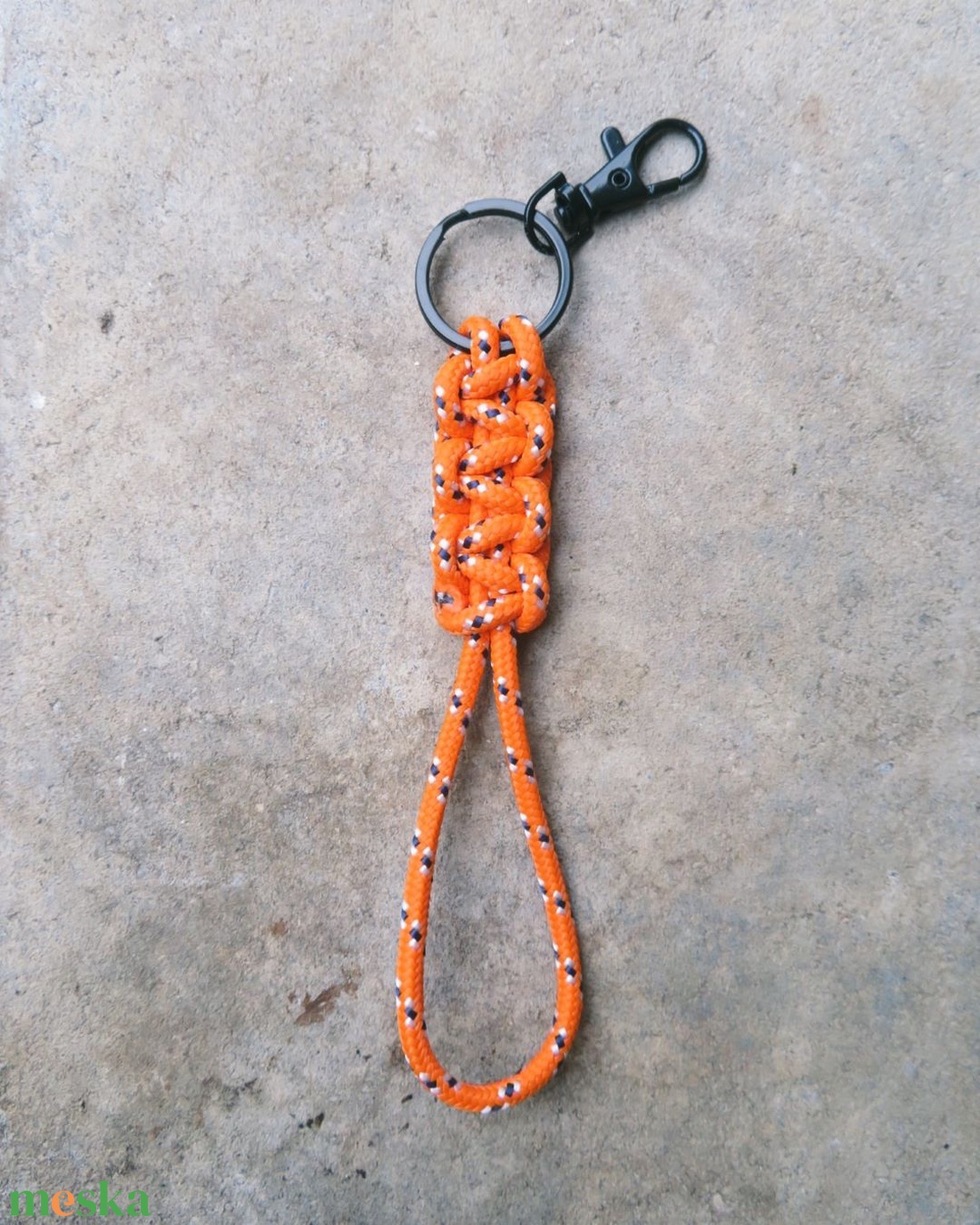 Kulcstartó kalandoroknak - paracord akasztóval - táska & tok - kulcstartó & táskadísz - kulcstartó - Meska.hu
