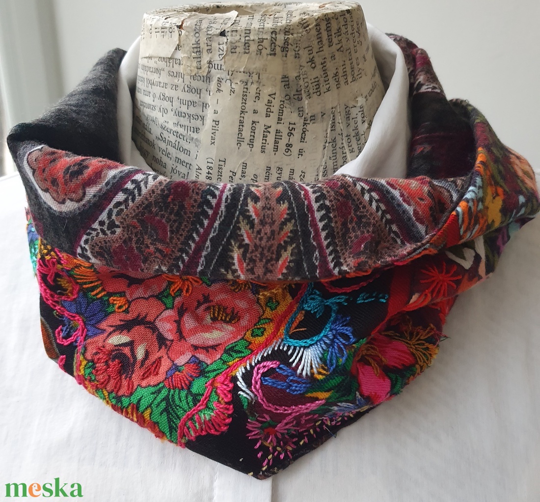 Kell egy kis szín.. - ruha & divat - sál, sapka, kendő - sál - Meska.hu Kell egy kis szín.. - ruha & divat - sál, sapka, kendő - sál - Meska.hu