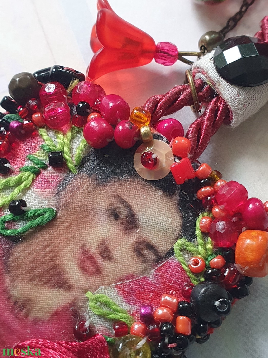 Vörös és fekete hangulat Frida Kahlora - ékszer - nyaklánc - hosszú nyaklánc - Meska.hu