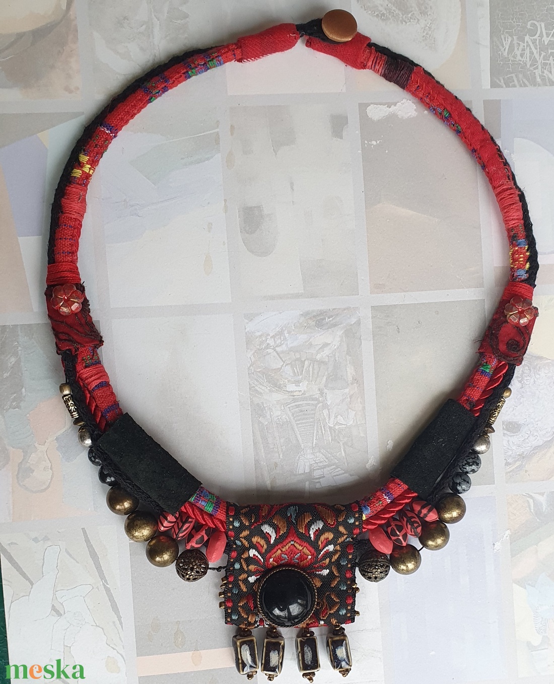 Vörös és fekete - ékszer - nyaklánc - medálos nyaklánc - Meska.hu