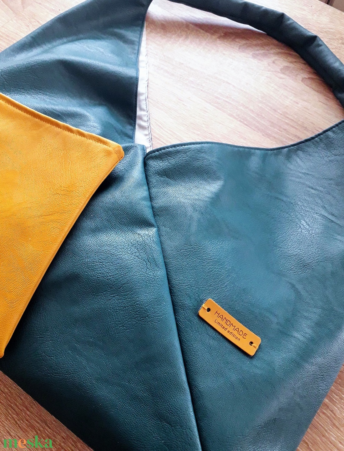 Türkiz textilbőr táska nagy méret - táska & tok - kézitáska & válltáska - válltáska - Meska.hu