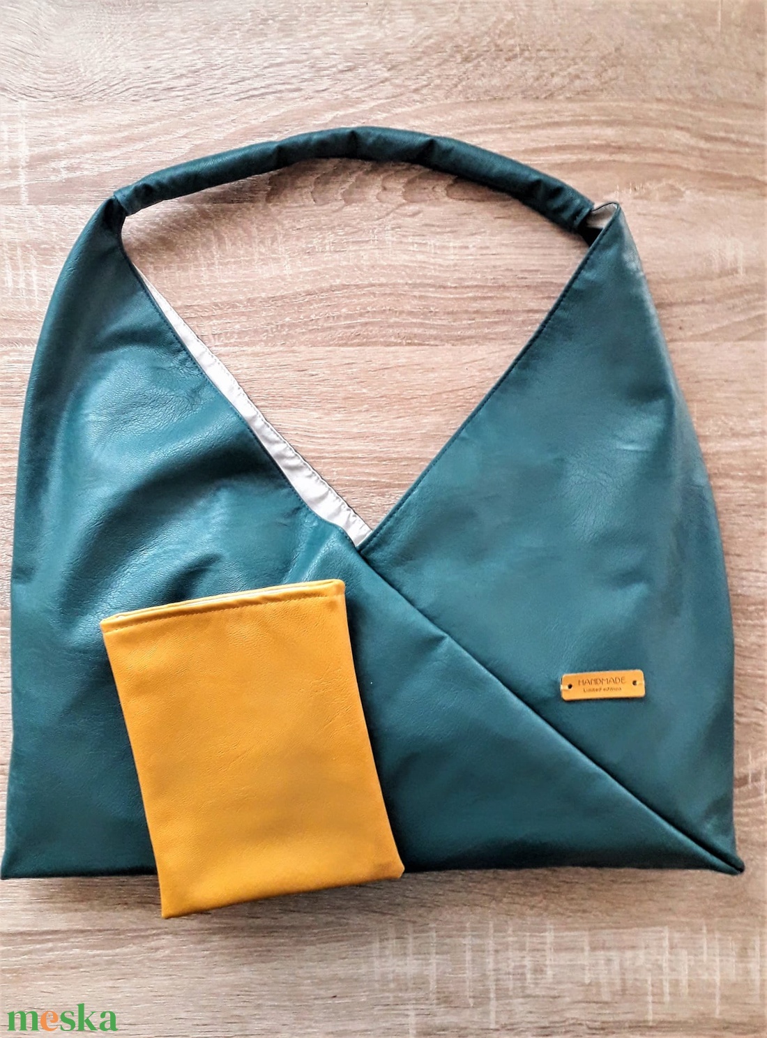 Türkiz textilbőr táska nagy méret - táska & tok - kézitáska & válltáska - válltáska - Meska.hu