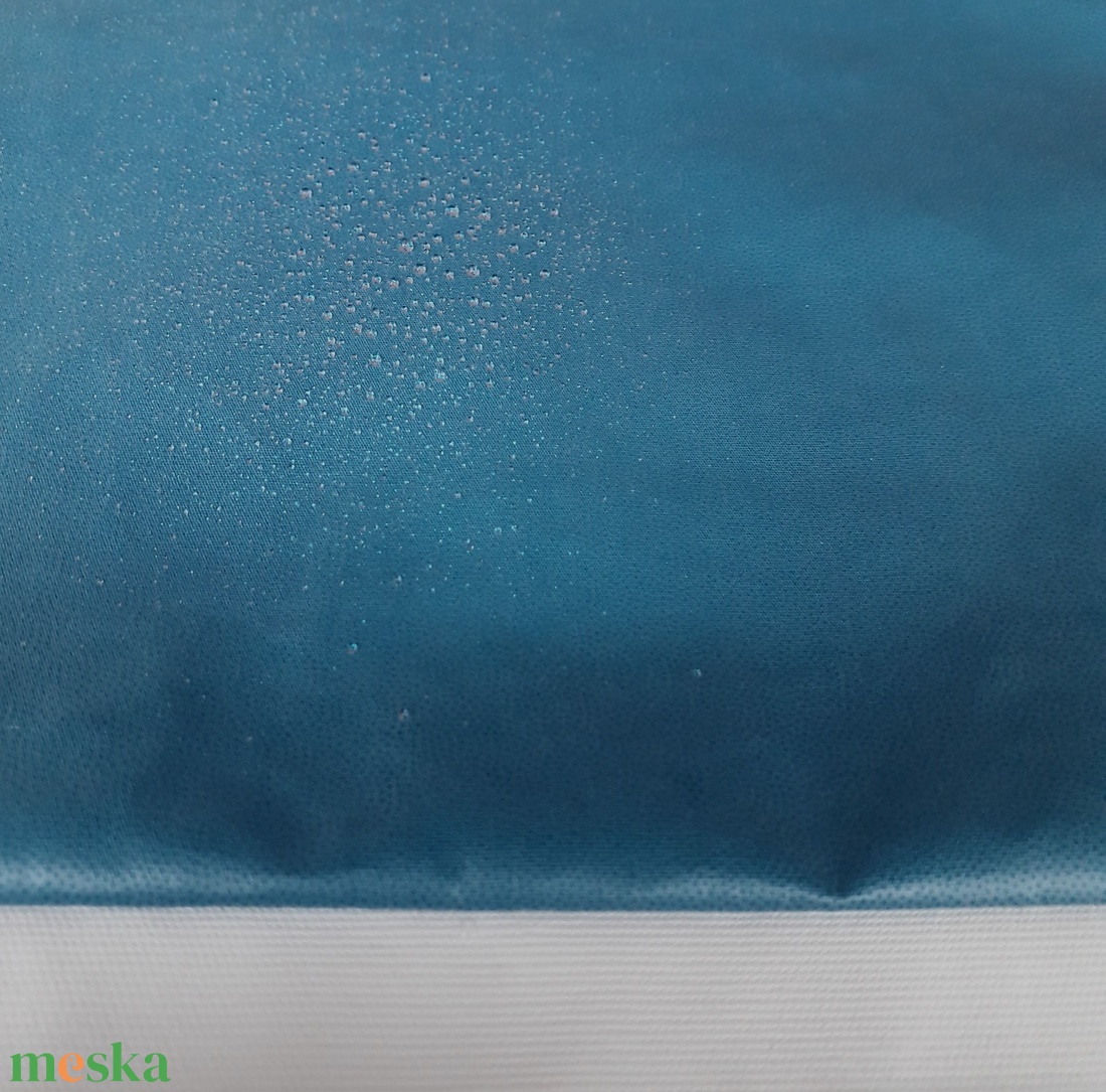 Vízlepergető kék hátizsák egy kis feketével - táska & tok - hátizsák - hátizsák - Meska.hu