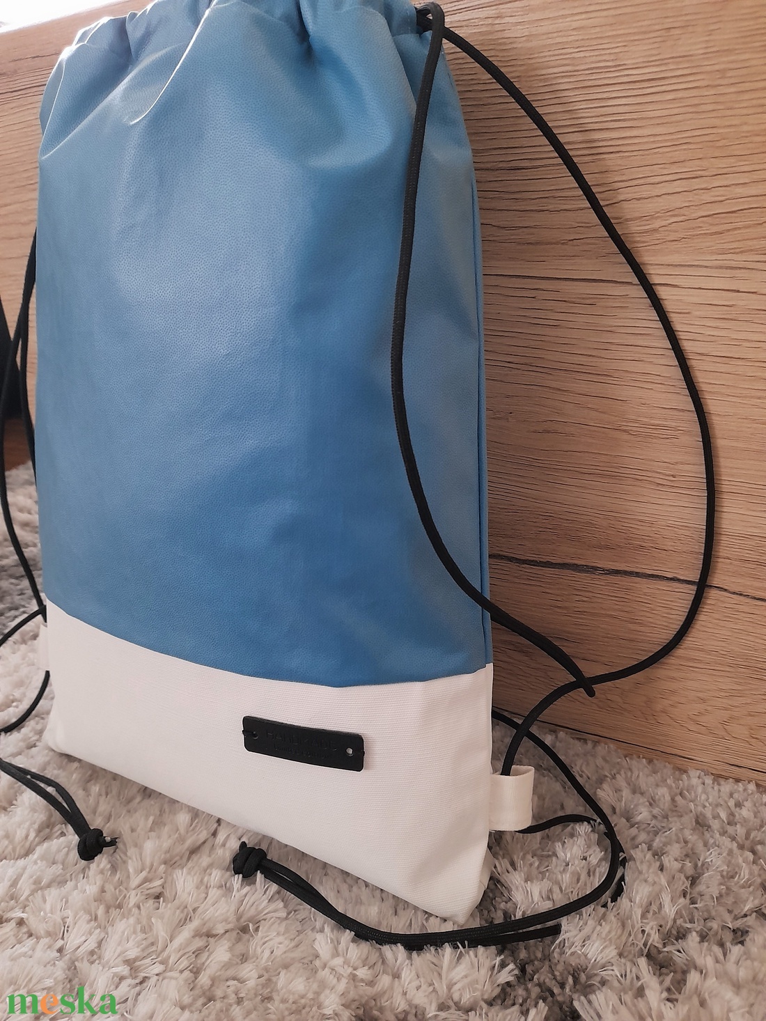 Vízlepergető kék hátizsák egy kis feketével - táska & tok - hátizsák - hátizsák - Meska.hu