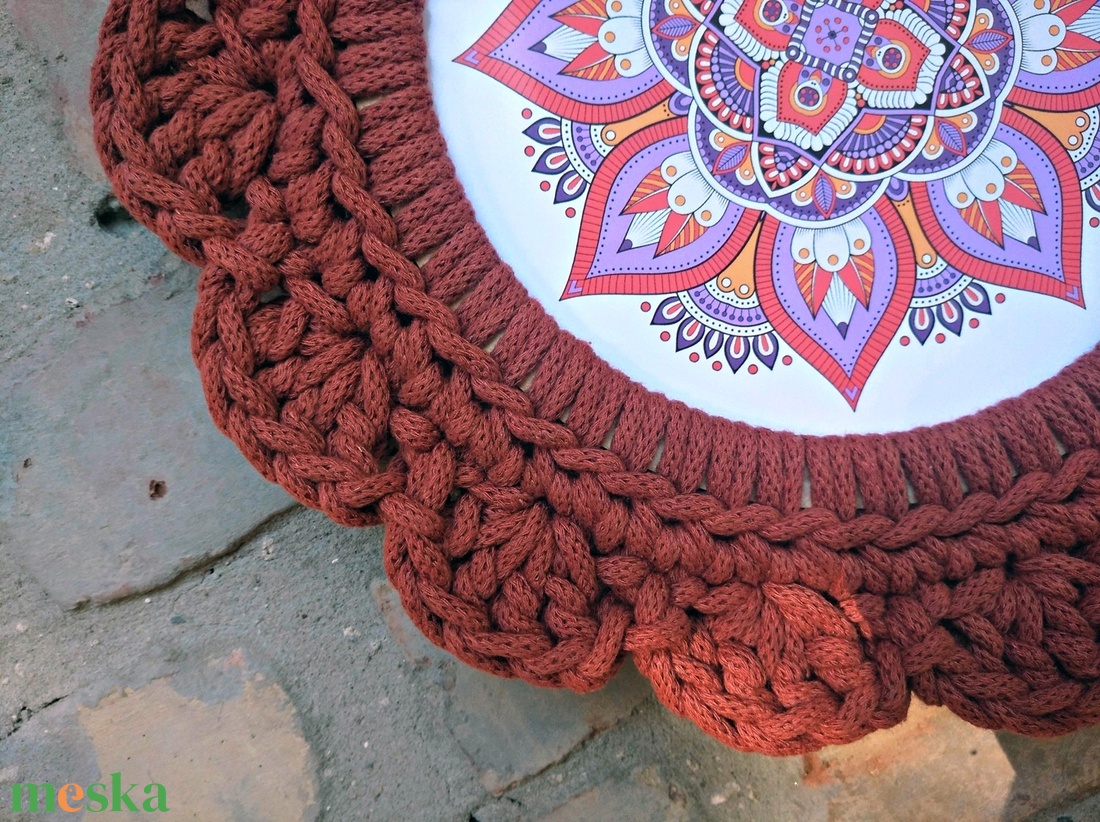 Kézzel horgolt, egyedi falikép mandala mintával. Természetes, meleg hangulatú lakásdekoráció - otthon & életmód - dekoráció - spiritualitás - mandala - Meska.hu Kézzel horgolt, egyedi falikép mandala mintával. Természetes, meleg hangulatú lakásdekoráció - otthon & életmód - dekoráció - spiritualitás - mandala - Meska.hu