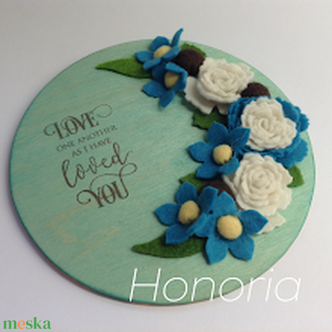 Szeretetet...- ajtó/fali dísz- filc virágokkal - otthon & életmód - dekoráció - ajtó- és ablak dekoráció - ajtódísz & kopogtató - Meska.hu