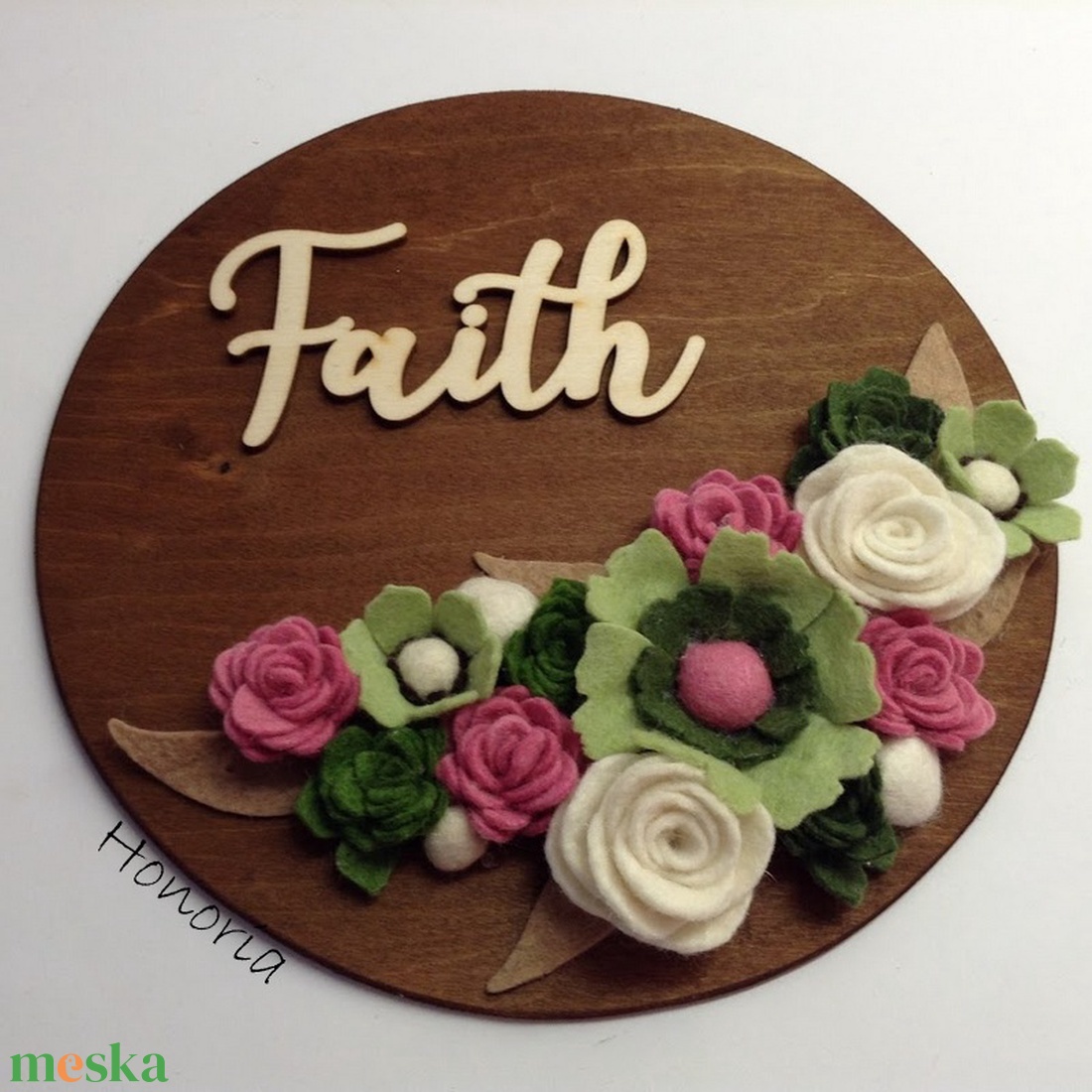 Faith-AJTÓDÍSZ-filcvirágokkal - otthon & életmód - dekoráció - ajtó- és ablak dekoráció - ajtódísz & kopogtató - Meska.hu Faith-AJTÓDÍSZ-filcvirágokkal - otthon & életmód - dekoráció - ajtó- és ablak dekoráció - ajtódísz & kopogtató - Meska.hu