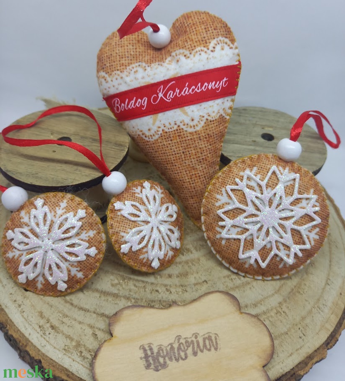 Karácsonyi hópelyhek - filc karácsonyfa dísz (4db) - karácsony - karácsonyi lakásdekoráció - karácsonyfadíszek - Meska.hu Karácsonyi hópelyhek - filc karácsonyfa dísz (4db) - karácsony - karácsonyi lakásdekoráció - karácsonyfadíszek - Meska.hu