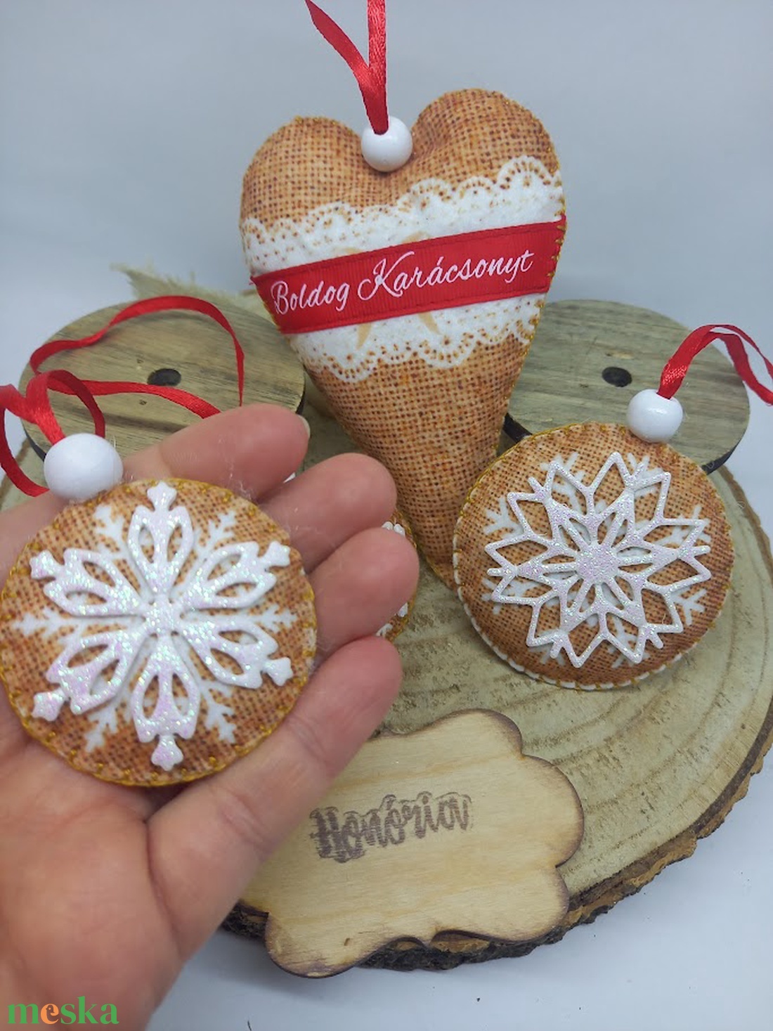 Karácsonyi hópelyhek - filc karácsonyfa dísz (4db) - karácsony - karácsonyi lakásdekoráció - karácsonyfadíszek - Meska.hu Karácsonyi hópelyhek - filc karácsonyfa dísz (4db) - karácsony - karácsonyi lakásdekoráció - karácsonyfadíszek - Meska.hu