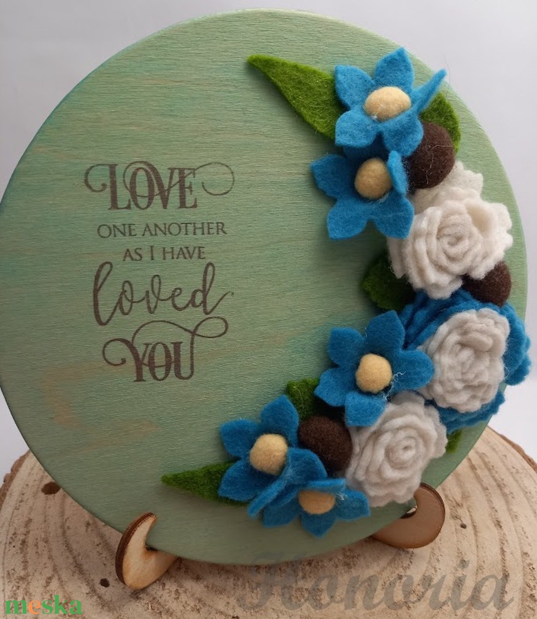 Szeretetet...- ajtó/fali dísz- filc virágokkal - otthon & életmód - dekoráció - ajtó- és ablak dekoráció - ajtódísz & kopogtató - Meska.hu