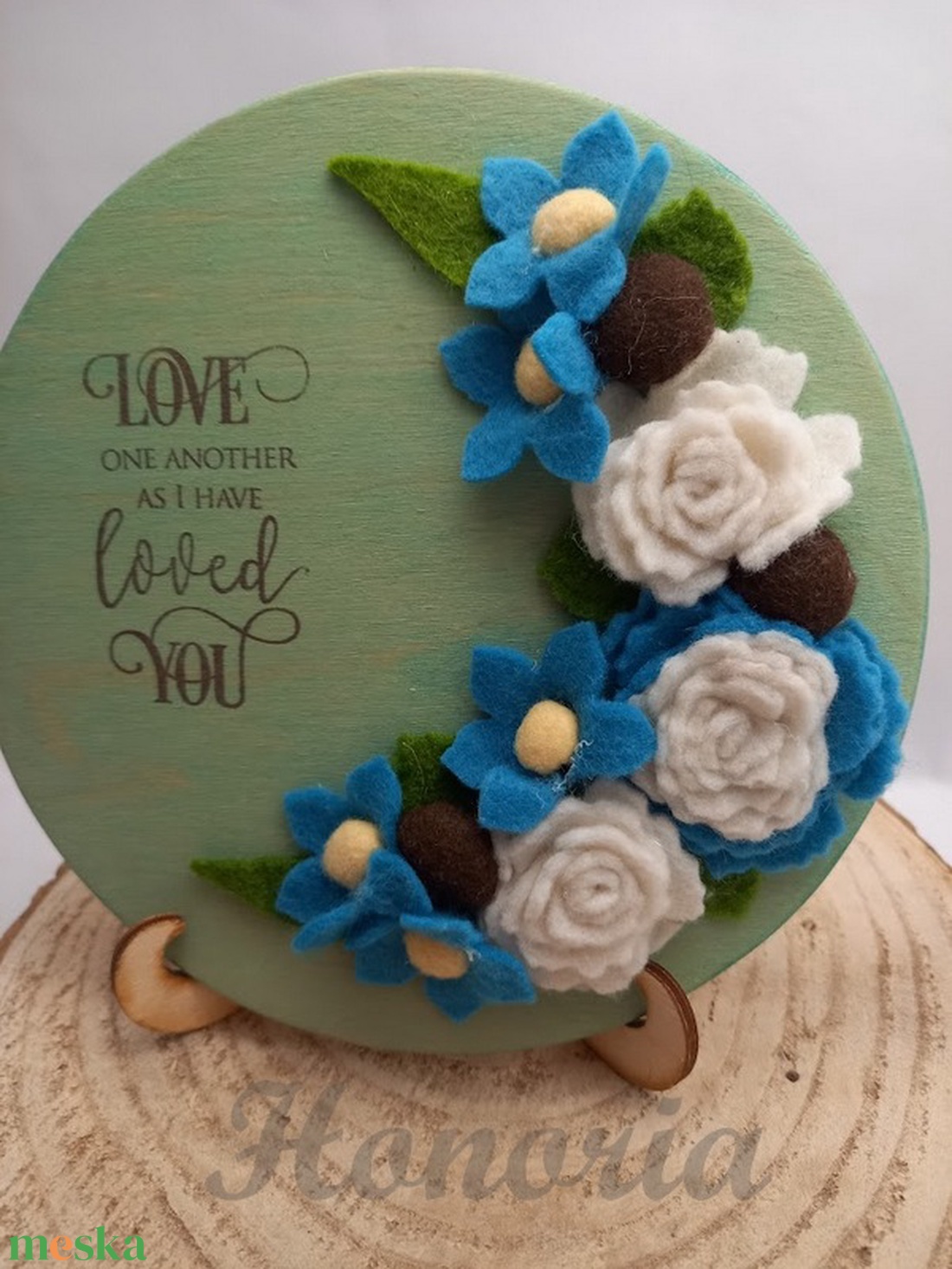 Szeretetet...- ajtó/fali dísz- filc virágokkal - otthon & életmód - dekoráció - ajtó- és ablak dekoráció - ajtódísz & kopogtató - Meska.hu