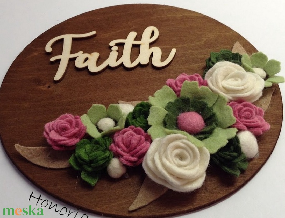 Faith-AJTÓDÍSZ-filcvirágokkal - otthon & életmód - dekoráció - ajtó- és ablak dekoráció - ajtódísz & kopogtató - Meska.hu Faith-AJTÓDÍSZ-filcvirágokkal - otthon & életmód - dekoráció - ajtó- és ablak dekoráció - ajtódísz & kopogtató - Meska.hu