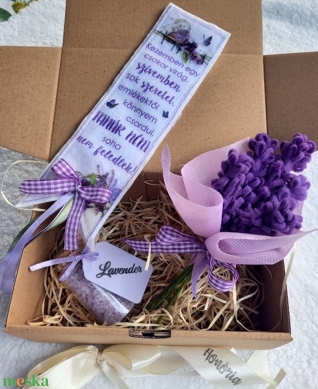 Tanári évzáró ajándék box-levendulás - könyv & zene - könyvjelző - Meska.hu Tanári évzáró ajándék box-levendulás - könyv & zene - könyvjelző - Meska.hu
