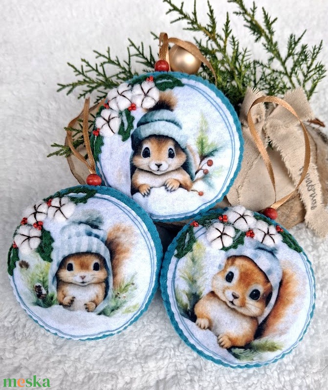 Karácsonyi cuki mókusok gyapotvirággal - filc karácsonyfa dísz szett - karácsony - karácsonyi lakásdekoráció - karácsonyfadíszek - Meska.hu