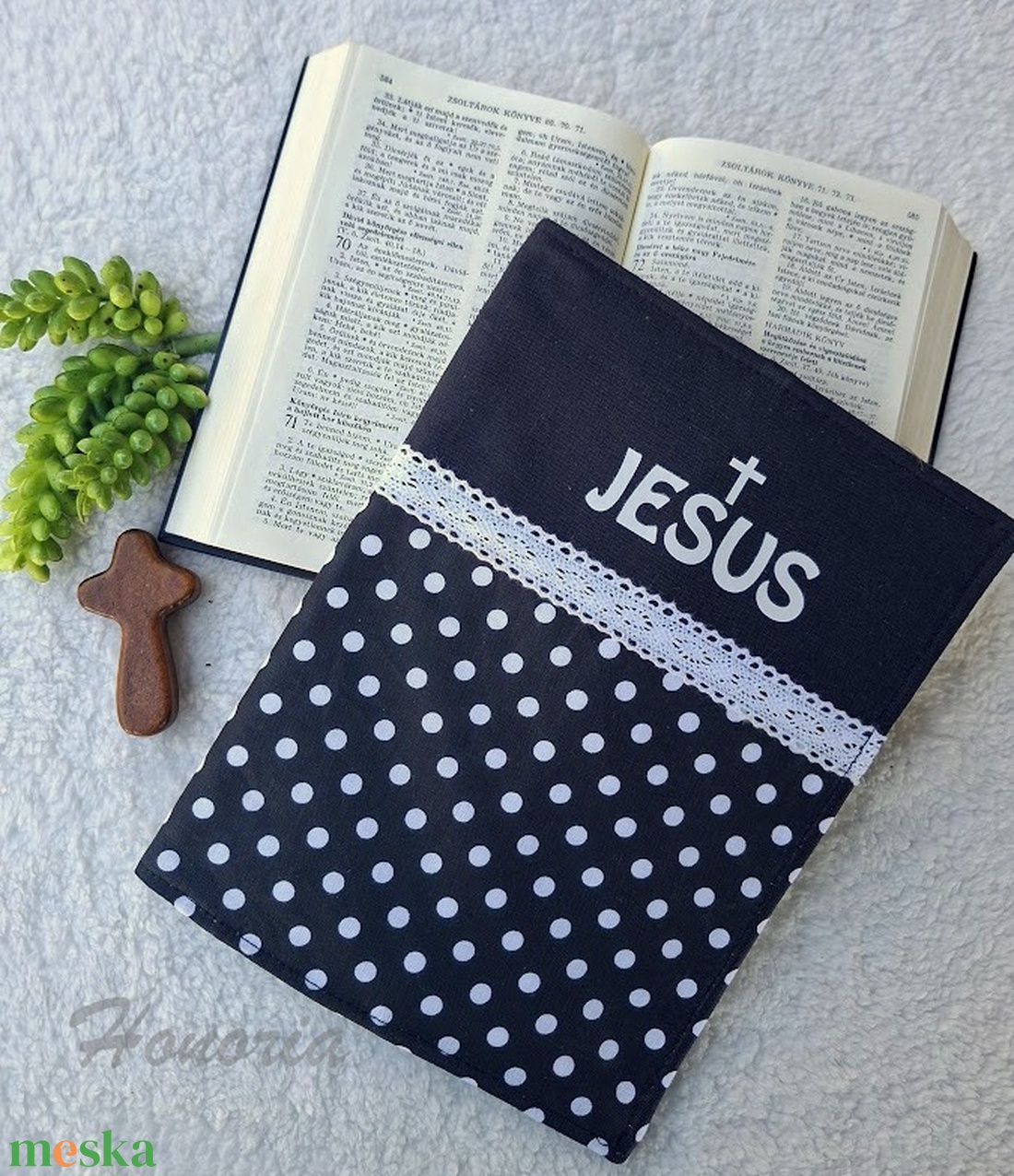 Bibliaborító-könyvtartó-Fekete/pöttyös-Jesus -Bibliatartó - könyv & zene - könyvtok - Meska.hu