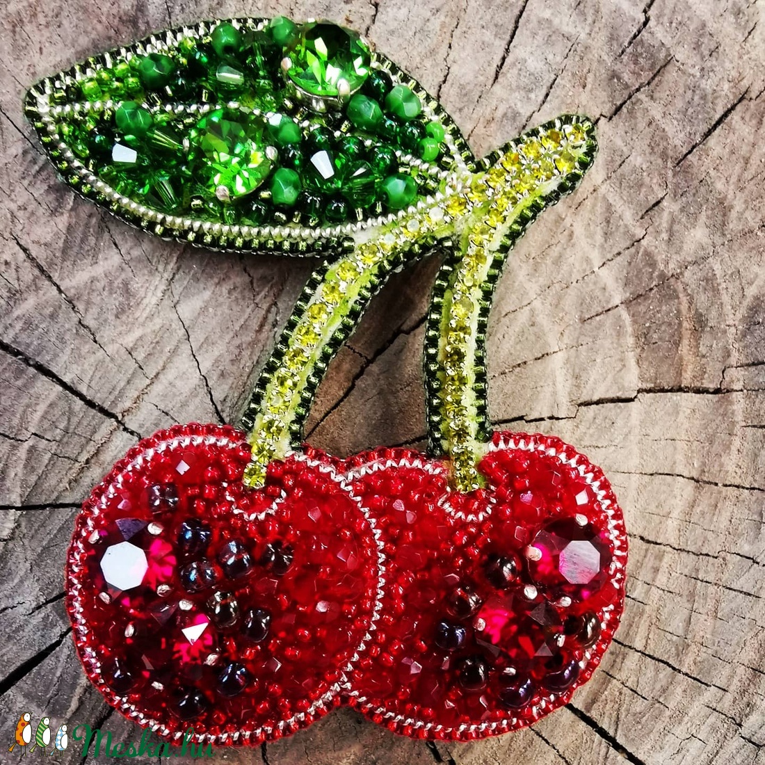 Cseresznye bross - ékszer - kitűző és bross - Meska.hu Cseresznye bross - ékszer - kitűző és bross - Meska.hu