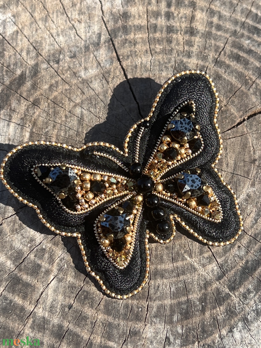 Fekete-arany köves pillangó bross - ékszer - kitűző és bross - kitűző - Meska.hu Fekete-arany köves pillangó bross - ékszer - kitűző és bross - kitűző - Meska.hu