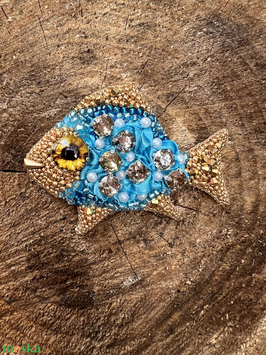 Kék-aranyhal bross - ékszer - kitűző és bross - kitűző - Meska.hu Kék-aranyhal bross - ékszer - kitűző és bross - kitűző - Meska.hu