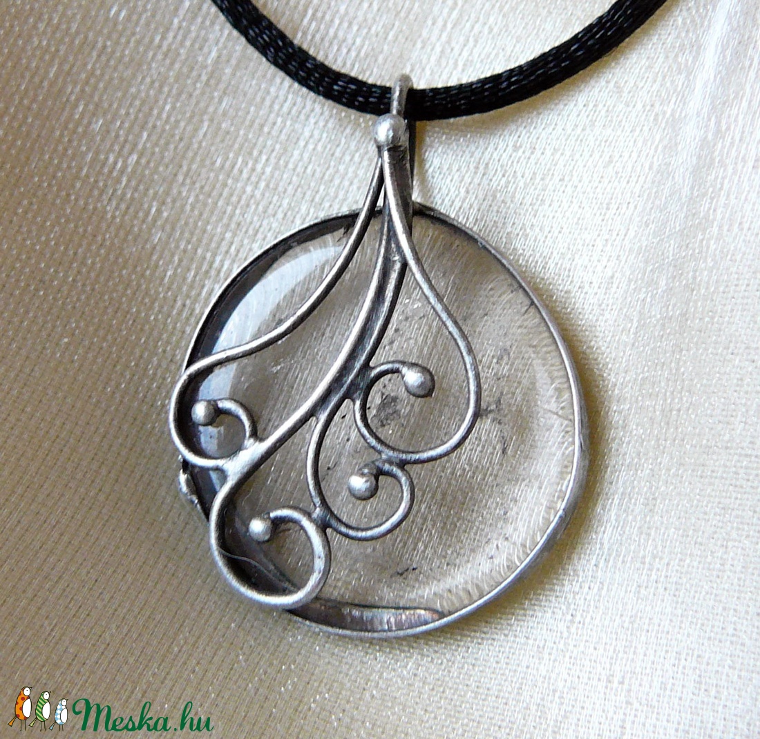 Füstkvarc medál -  - Meska.hu