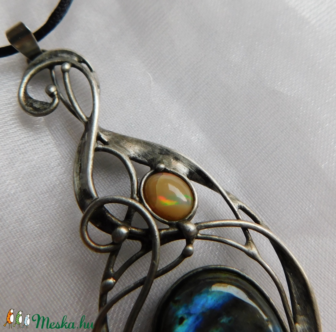 FOGLALVA! Labradorit medál opállal - ékszer - nyaklánc - medál - Meska.hu