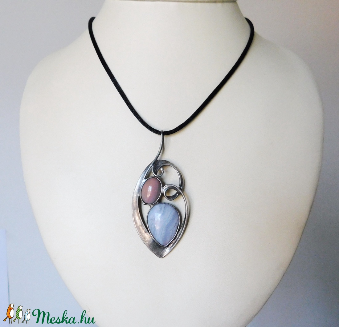 Kalcedon medál - ékszer - nyaklánc - medálos nyaklánc - Meska.hu