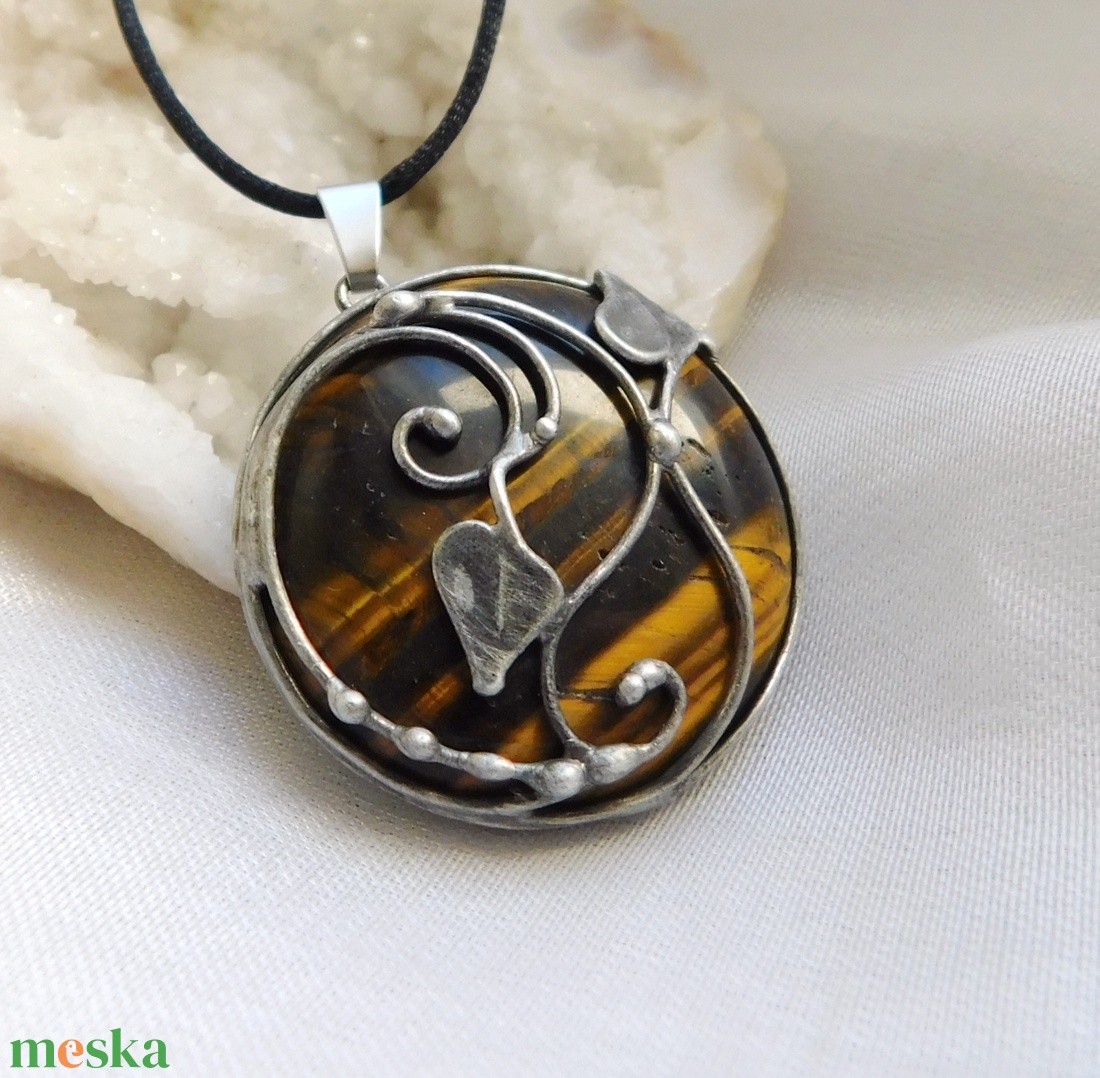 Tigrisszem medál  - ékszer - nyaklánc - medál - Meska.hu