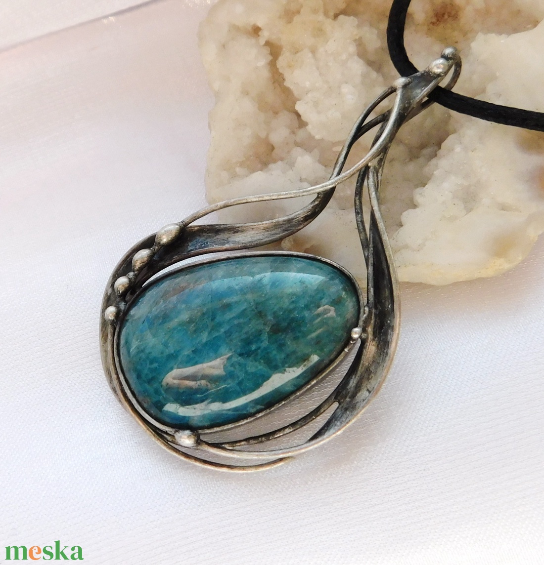 Apatit medál - ékszer - nyaklánc - medál - Meska.hu