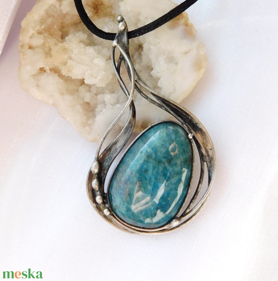 Apatit medál - ékszer - nyaklánc - medál - Meska.hu