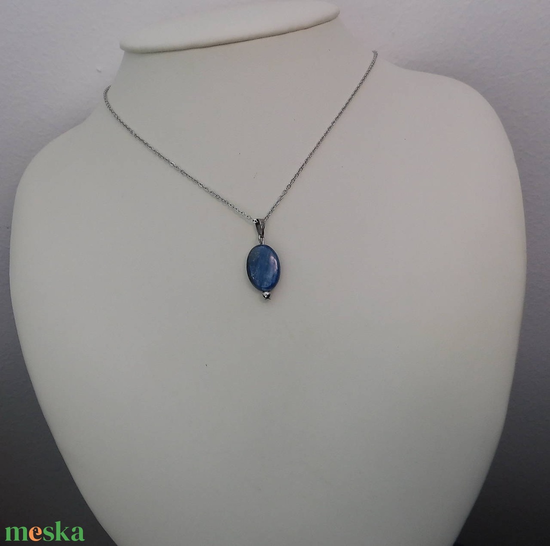 Disztén (kianit) medál - ékszer - nyaklánc - medál - Meska.hu