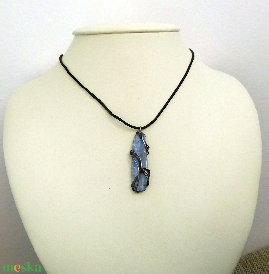 Kianit medál - ékszer - nyaklánc - hosszú nyaklánc - Meska.hu