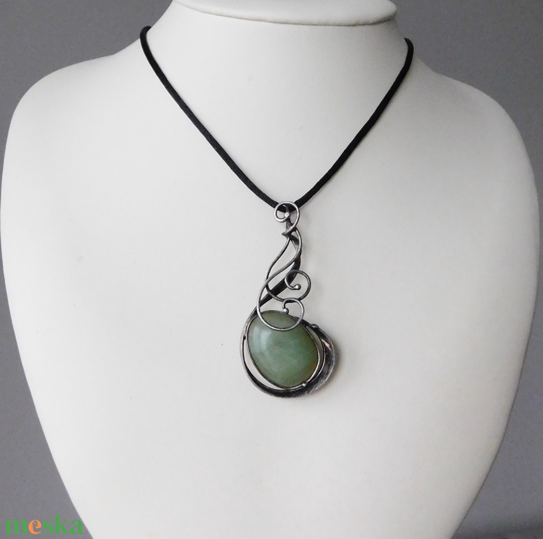 Jáde medál - ékszer - nyaklánc - medálos nyaklánc - Meska.hu