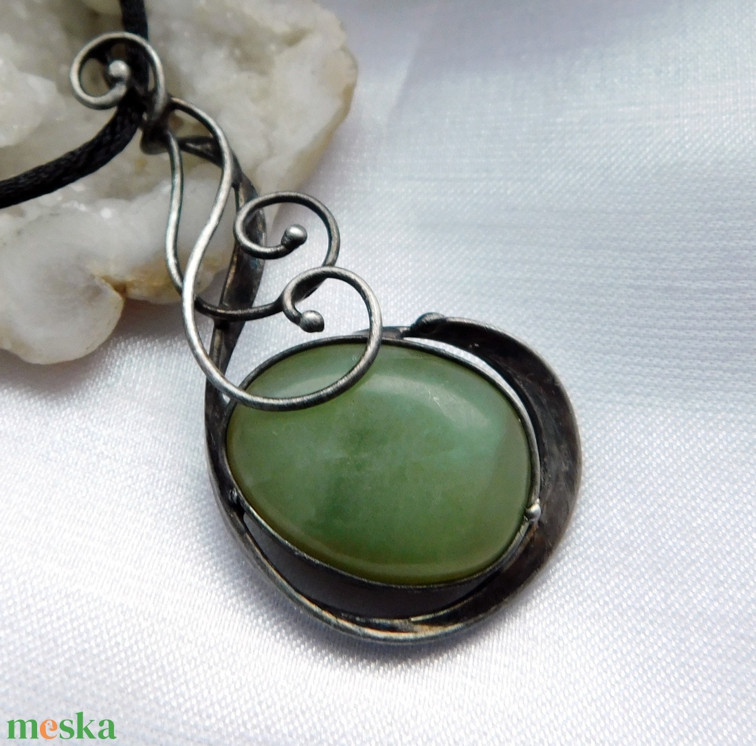 Jáde medál - ékszer - nyaklánc - medálos nyaklánc - Meska.hu