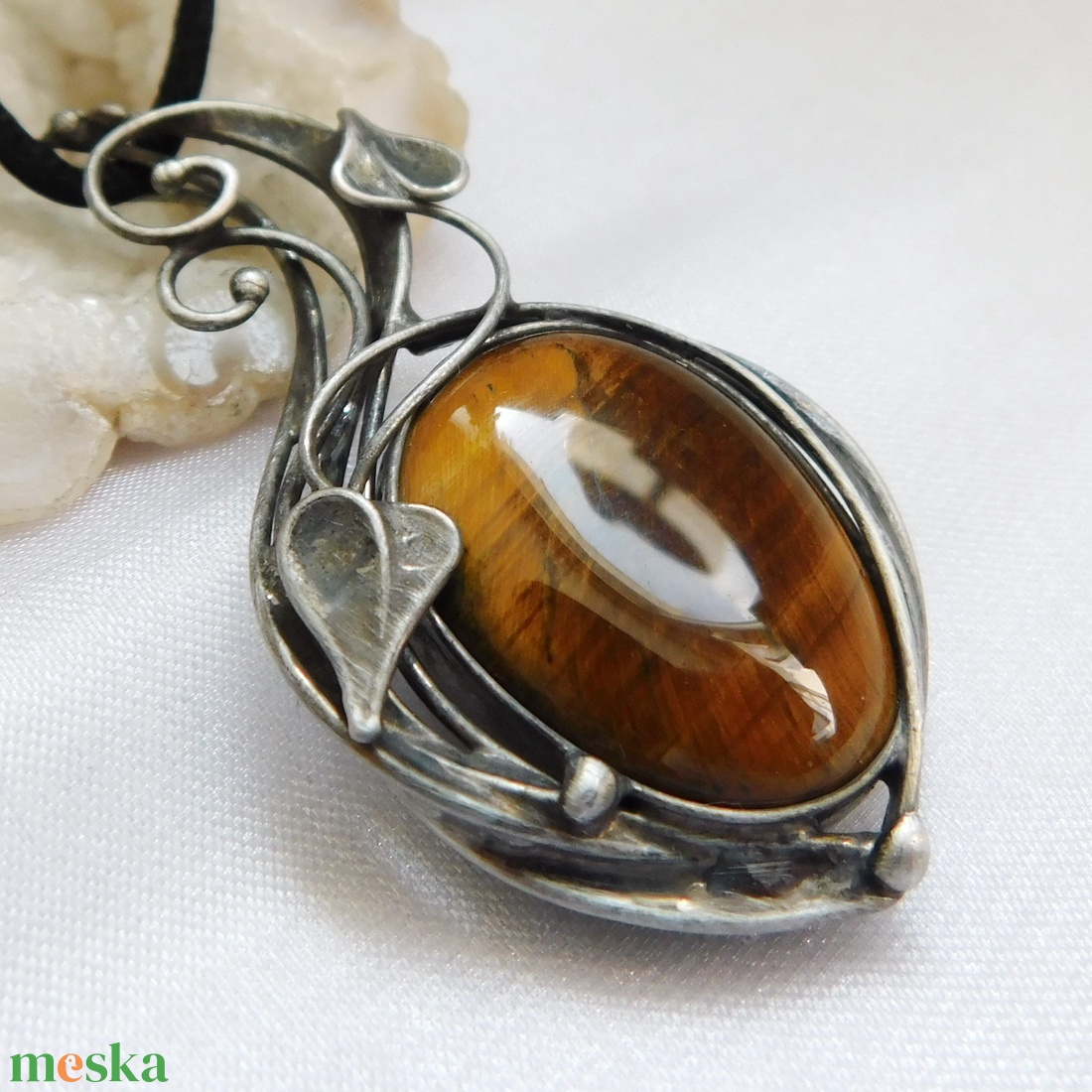 Tigrisszem medál  - ékszer - nyaklánc - medál - Meska.hu