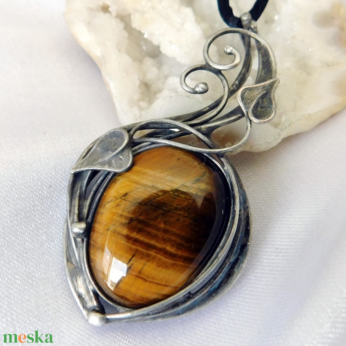 Tigrisszem medál  - ékszer - nyaklánc - medál - Meska.hu