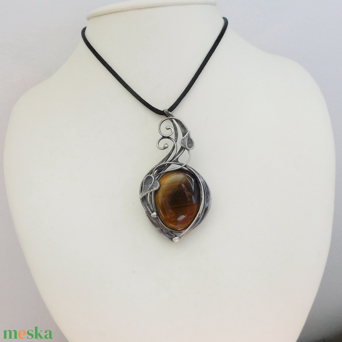 Tigrisszem medál  - ékszer - nyaklánc - medál - Meska.hu