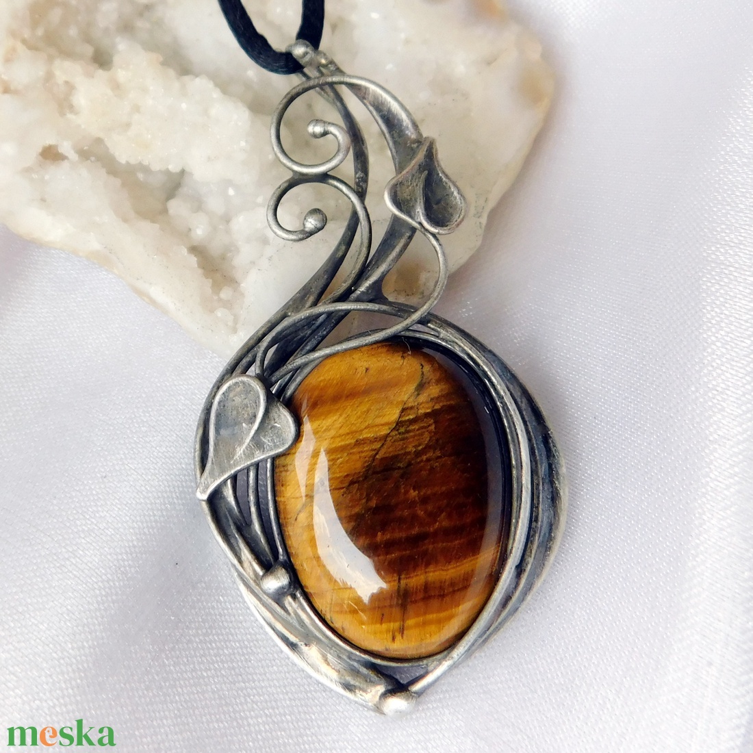 Tigrisszem medál  - ékszer - nyaklánc - medál - Meska.hu