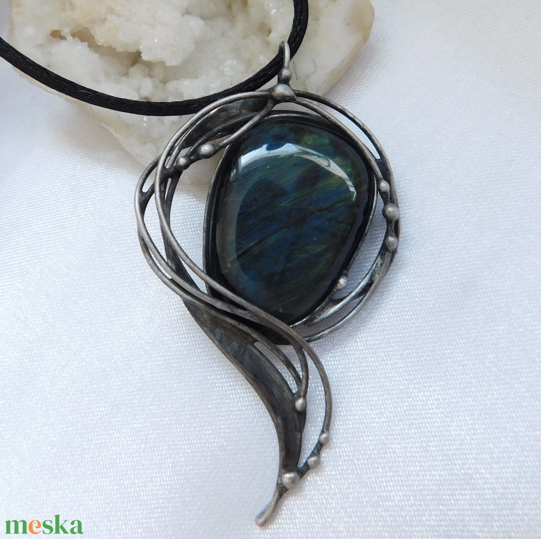 FOGLALVA! Sólyomszem medál - ékszer - nyaklánc - medálos nyaklánc - Meska.hu