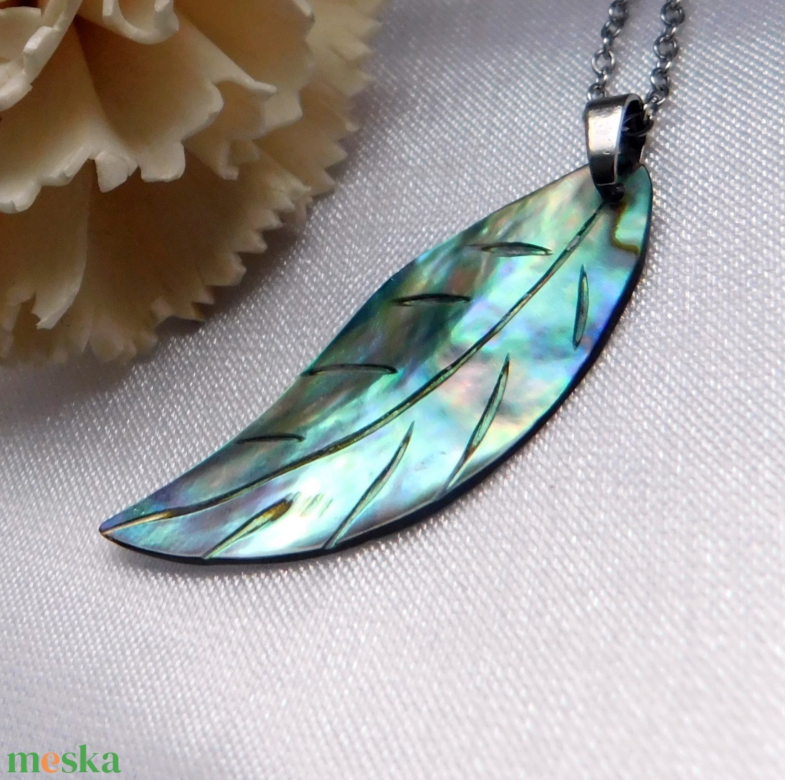 Abalone (paua)kagyló gyöngyház medál  - ékszer - nyaklánc - medálos nyaklánc - Meska.hu