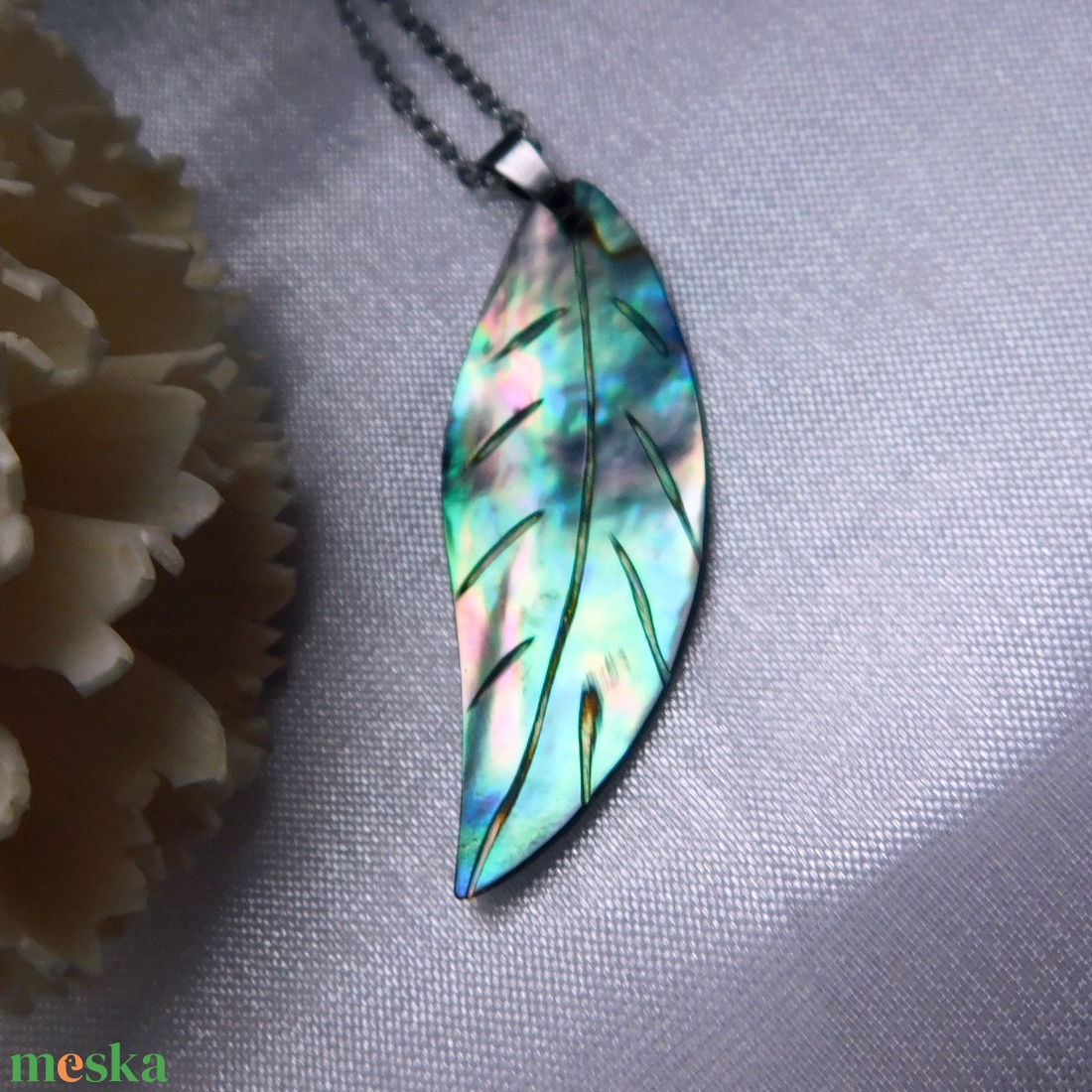 Abalone (paua)kagyló gyöngyház medál  - ékszer - nyaklánc - medálos nyaklánc - Meska.hu