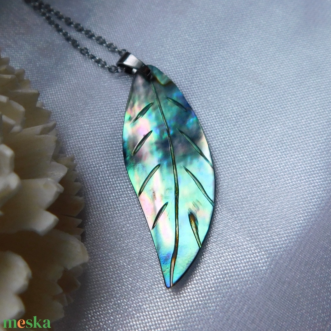 Abalone (paua)kagyló gyöngyház medál  - ékszer - nyaklánc - medálos nyaklánc - Meska.hu