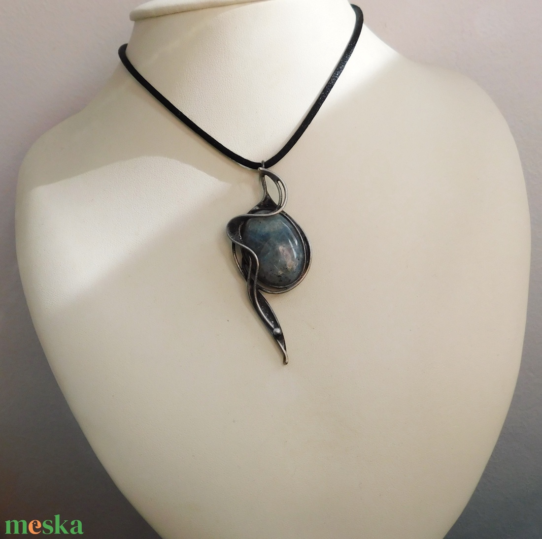 Labradorit medál - ékszer - nyaklánc - medálos nyaklánc - Meska.hu